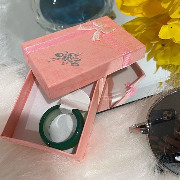 Jade ring - Picture 3 of 5